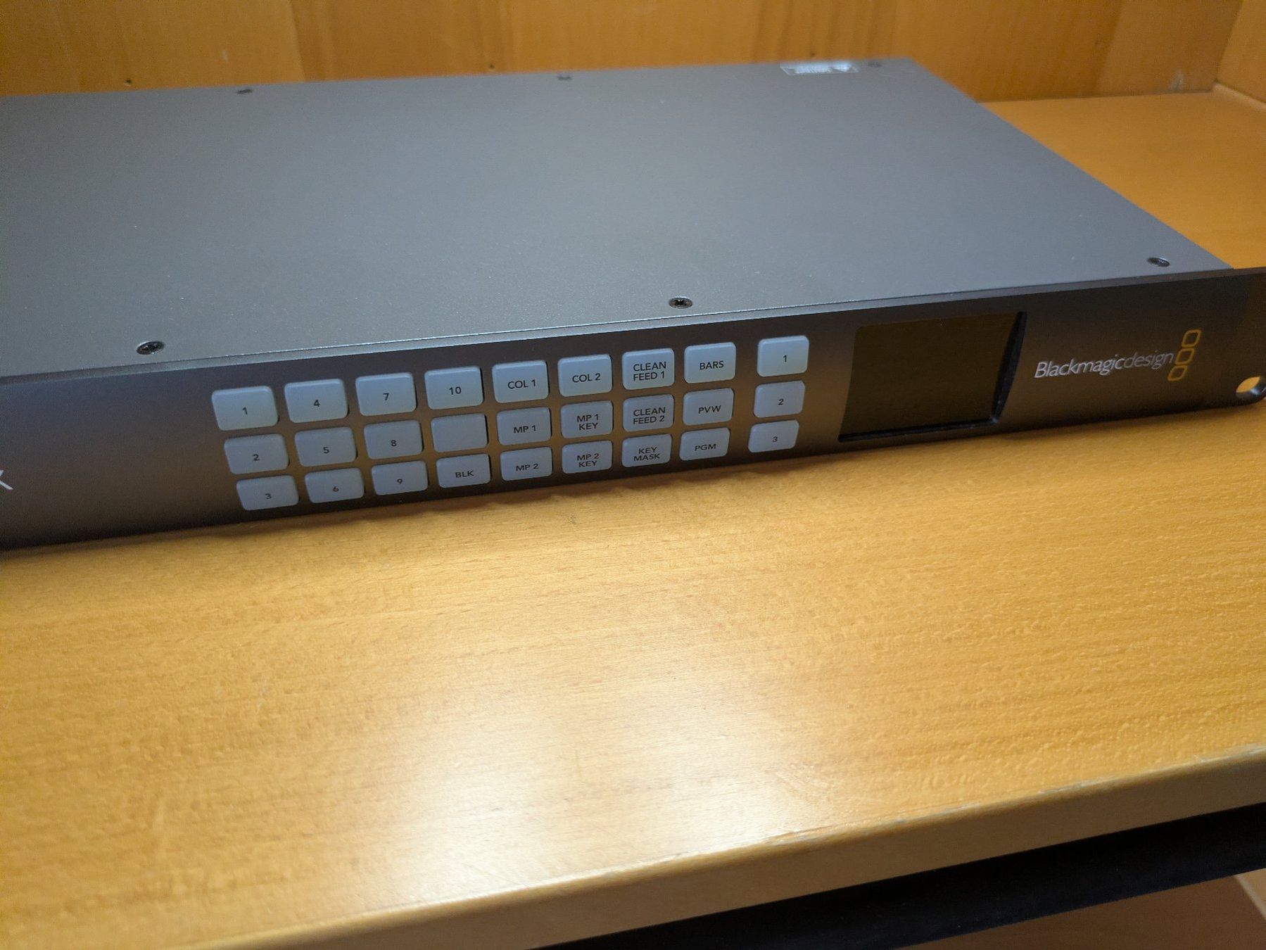Blackmagic Console di mixaggio: Blackmagic Design ATEM 1 M/E Production Studio 4K – Usato da Neerach venduto da ciegolink