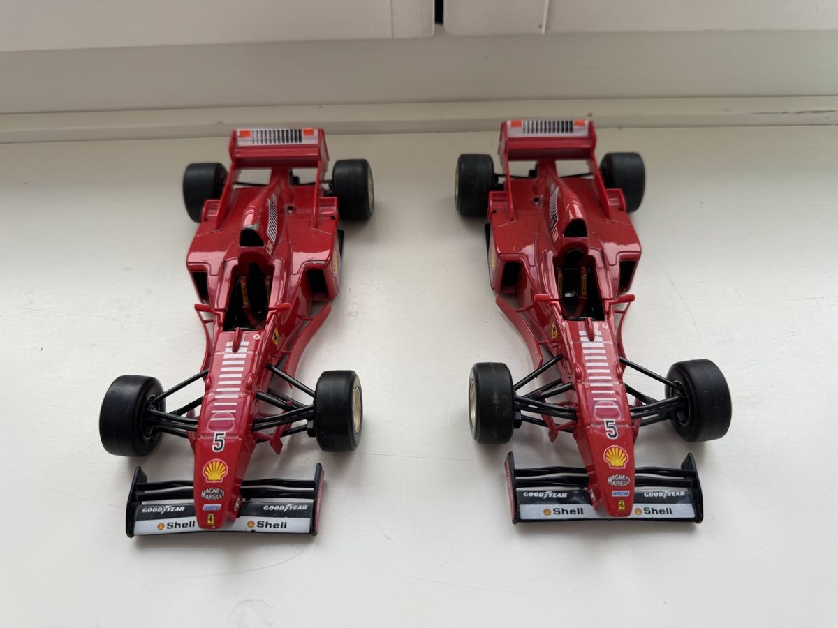 Ferrari Modellini d'auto: 2x Ferrari Formel 1 Modellautos 1:24 – Usato da Wil SG venduto da IozzoL 4