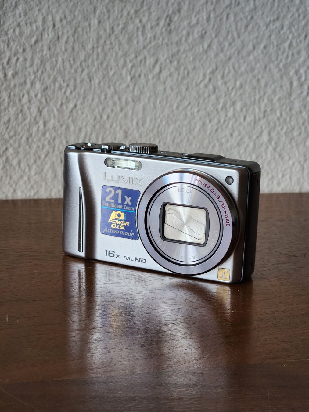 Panasonic Appareil photo: Panasonic Lumix DMC-TZ20 - retro digicam – D'occasion à Oberwil b. Zug par adi_r8nm 2