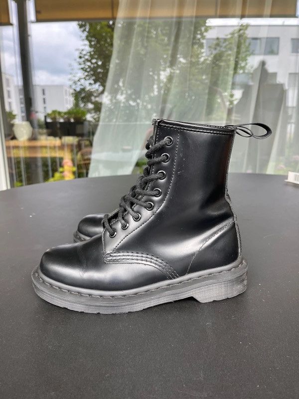 Dr. Martens Scarpe da donna: Dr. Martens schwarz Damen Gr. 36 – Usato da Bern venduto da Sonrisa89 1