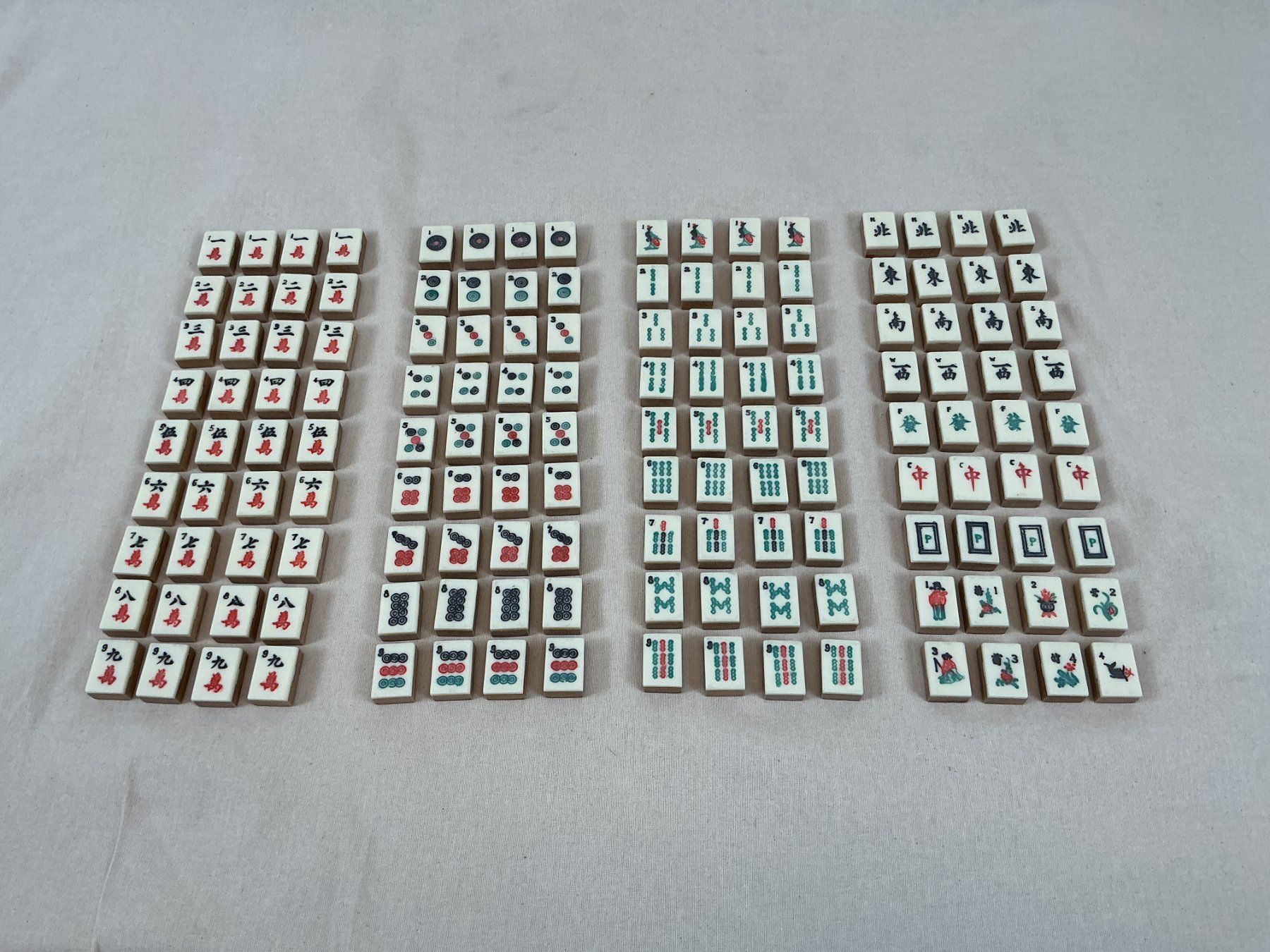 Spiele: MAHJONG Spiel-Set – Gebraucht aus Richterswil von Restwert_Richterswil 1