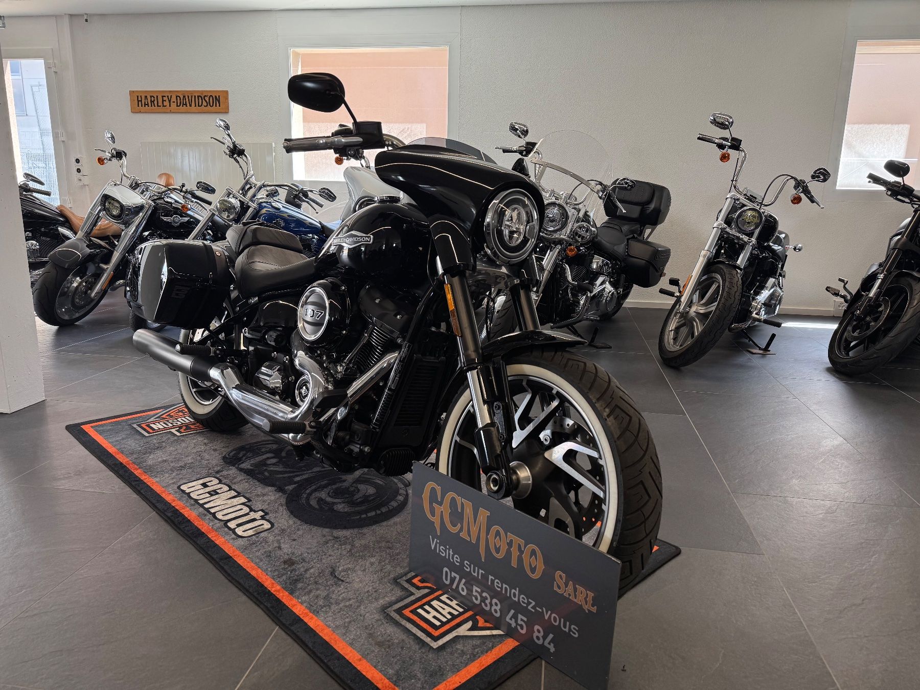 Harley-Davidson Cruisers: Harley Davidson Softail 107 Sport Glide LEASING POSSIBLE – D'occasion à Echallens par HD90 5