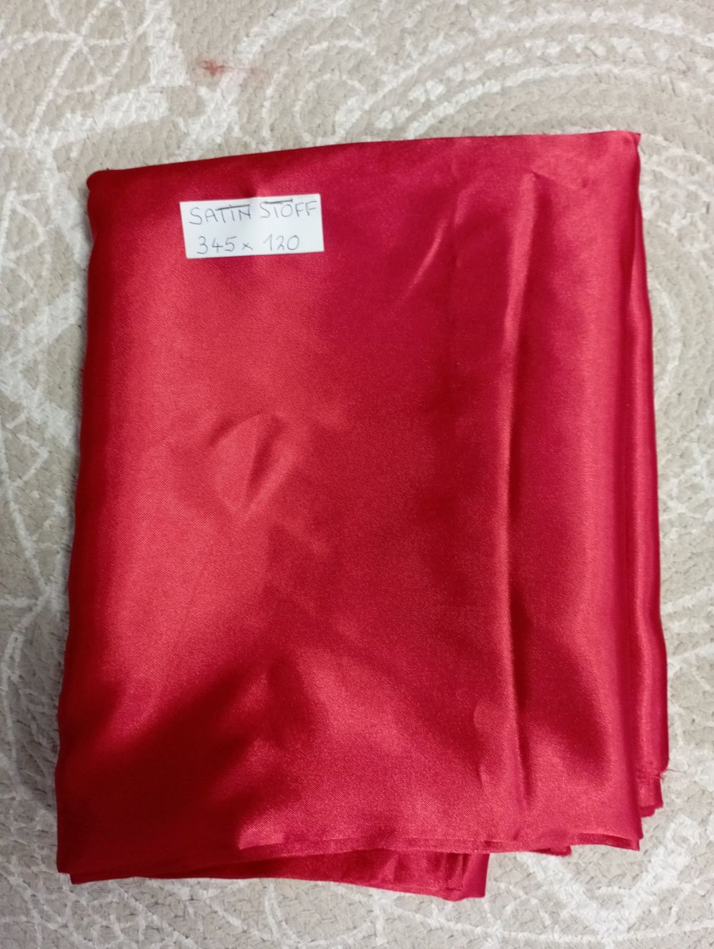 Tessuti: Wunderschöner Satin Stoff 345x 120cm – Usato da St. Gallen venduto da nataraj
