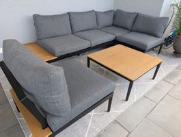 Gartenlounge mit Tisch und Einzelsessel (1-jährig)