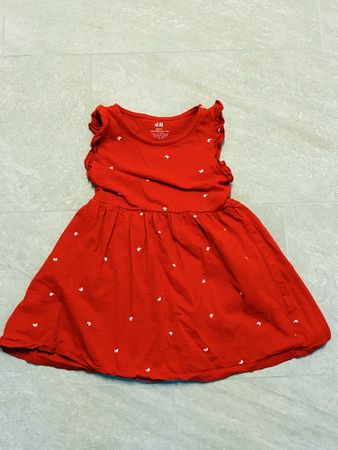 Rotes H&M Kleid mit Muster, Grösse 110/116, Top Zustand!