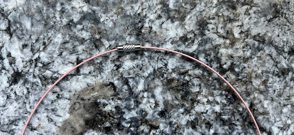 Ciondoli: Sonnenstein-Anhänger mit Kette – Usato da Basel venduto da Findus78 4