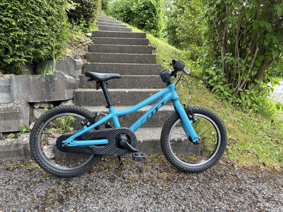 Scott Vélos: Scott Scale 16 – D'occasion à la Chaux-de-Fonds par sim5980 2