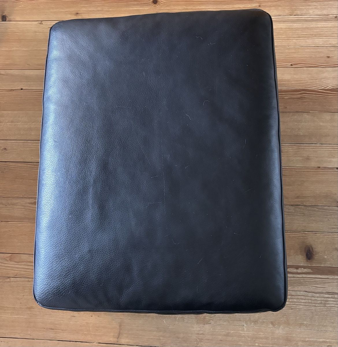 Ikea Tabourets: Leder-Hocker, Ottoman „Arild“ Ikea – D'occasion à Heiden par BillyS 1