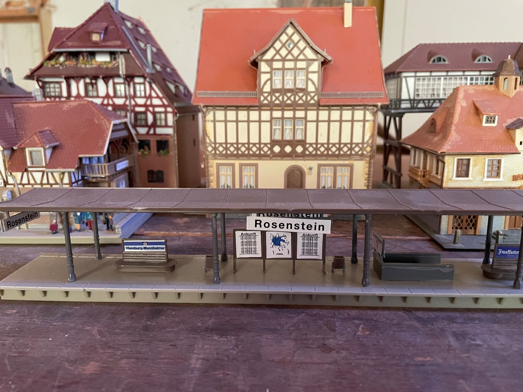 Trains électriques: Modelleisenbahn Gebäude Set, 9 Häuser – D'occasion à Gais par urbuc 9