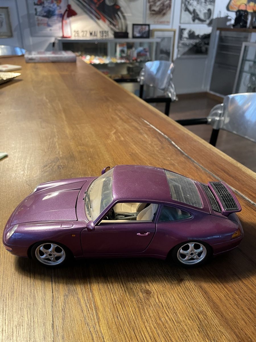 Bburago Modellini d'auto: Porsche 993 Carrera Burago – Nuovo (secondo la descrizione) da Laupen BE venduto da Perigoso