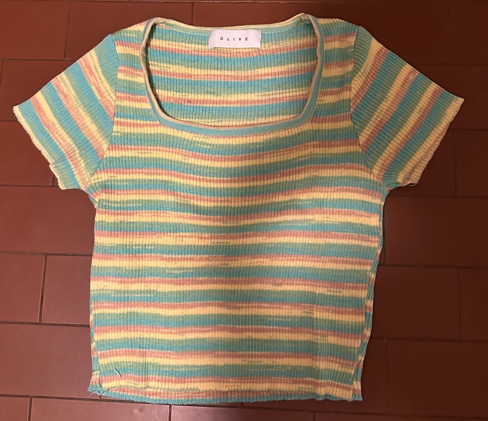 Blouses, T-shirts & Tops: T-Shirt – D'occasion à Thalwil par ass_ykv5