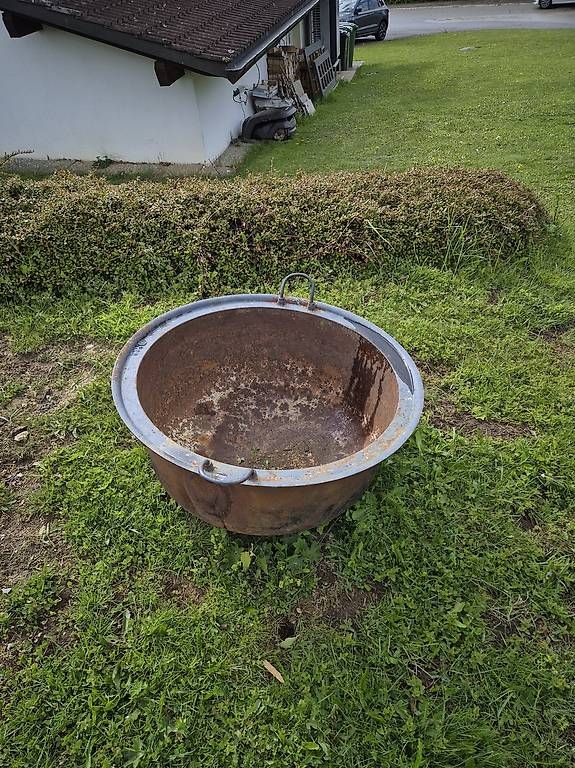 Blumentöpfe: Chaudron - pot fleur  – Gebraucht aus La Chaux-de-Fonds von vorlure 1