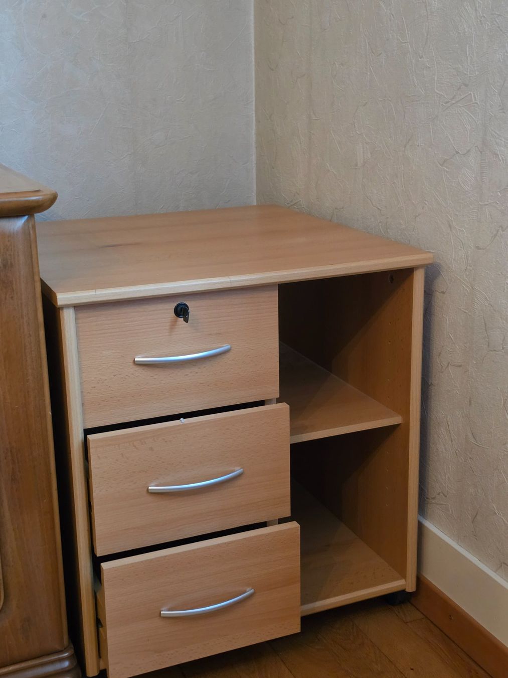 Eléments de bureau: Rollcontainer Holzoptik mit Schubladen – D'occasion à Obergerlafingen par dede-SO