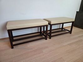 Elegante Sitzbank, 2er Set, beiges Leder mit dunklem Holz