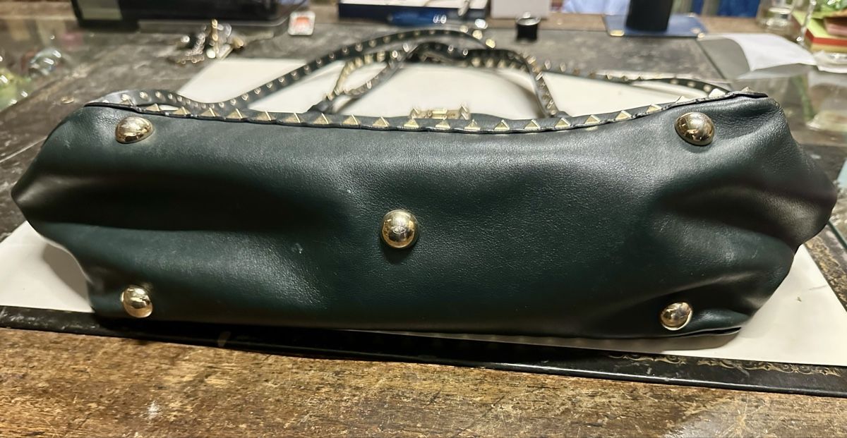Valentino Taschen für Damen: Sac à main Valentino Garavani Rockstud cuir vert. – Gebraucht aus Genève von Tom6 4