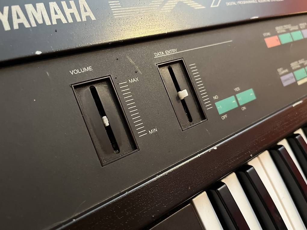 Strumenti musicali: Yamaha DX7 / DX-7 – Usato da Zürich venduto da Frecci123 4