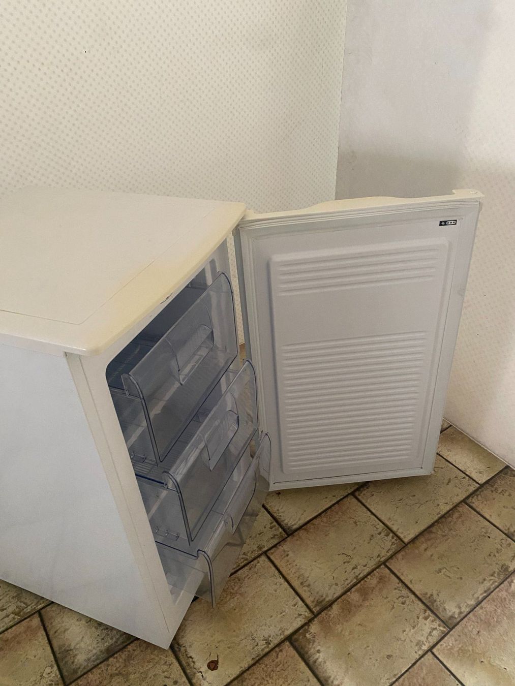 Gefrierschrank: Congelateur 80L – Gebraucht aus Cortaillod von cri_hw2g 1