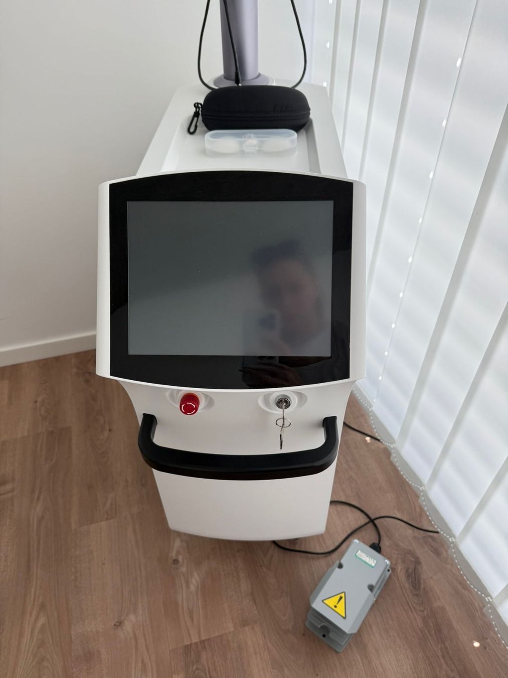 Attrezzature mediche: Laser tattoo removal machine PL-1 Picolast Last Generation – Usato da Genève venduto da rei_m5md 1