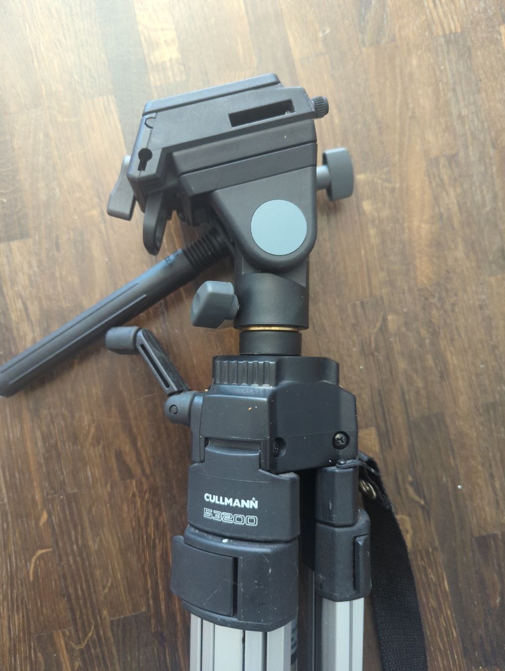 Trépieds & Accessoires: Stativ Cullmann 53200 – D'occasion à Niederwangen BE par jan_p2tb 2