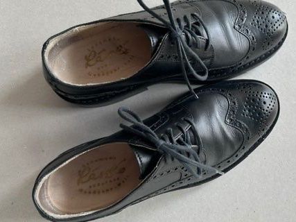 Damenschuhe: Allwetterschuh "Budapester" Grösse 37 – Gebraucht aus Luzern von Ruth412