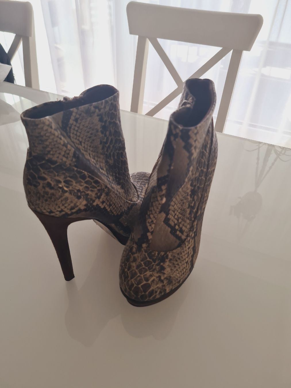 Scarpe da donna: Schlangenmuster Stiefeletten, Grösse 37 – Nuovo (secondo la descrizione) da Zollikofen venduto da melanie057