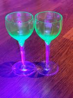 2 Uranglas Weingläser – leuchten intensiv unter UV 395&365nm
