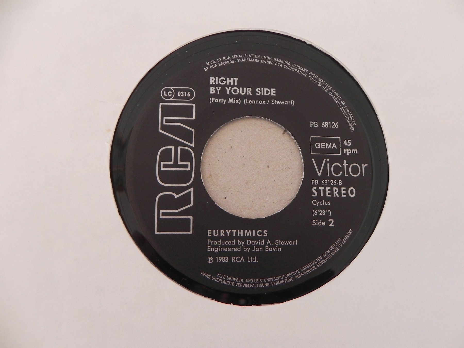 Dischi in vinile: Single brit. Pop Duo Eurythmics 1983 Top Hit Right by your.. – Usato da Siebnen venduto da krimsie 3