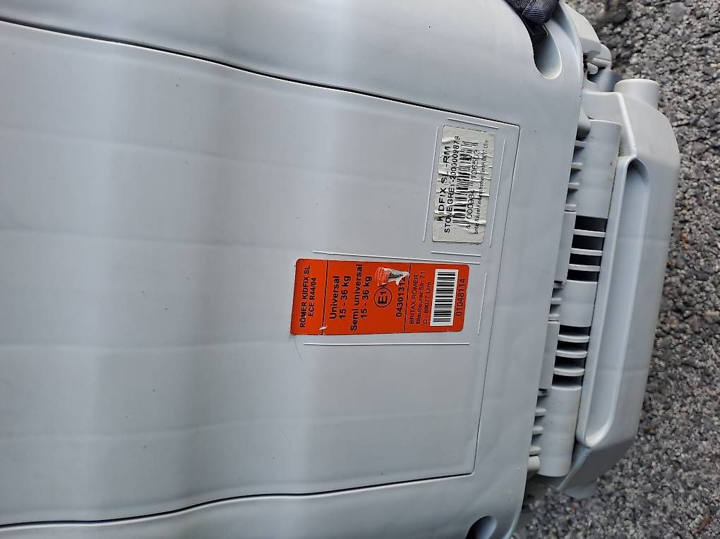 Seggiolini per auto: siège auto 15 à 36 kg avec isofix – Usato da Gland venduto da bug_s7rw 4