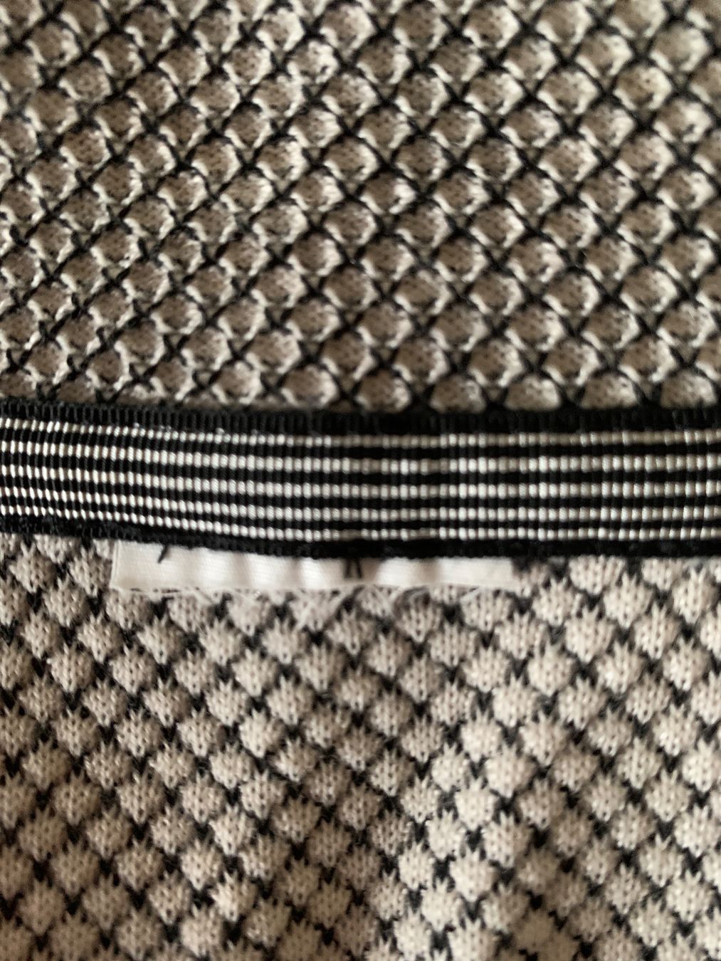 Eva & Claudi Vestes: EVA & CLAUDI: Elegante Strickjacke, Grösse S – D'occasion à Luzern par paulablue 8