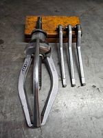 110. Facom Abzug UG06-140