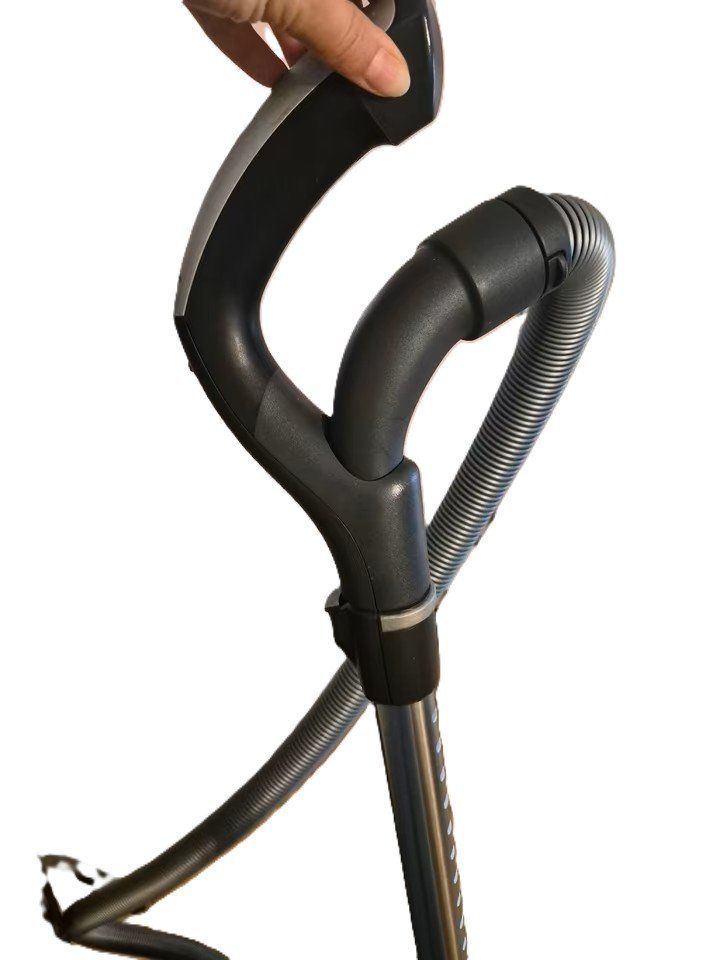 Miele Staubsauger & Zubehör: Miele Complete C3 PowerLine Staubsauger – Gebraucht aus Langrickenbach von jes_y7zw 2