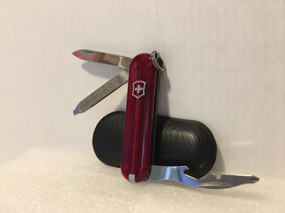 Victorinox discount rally red