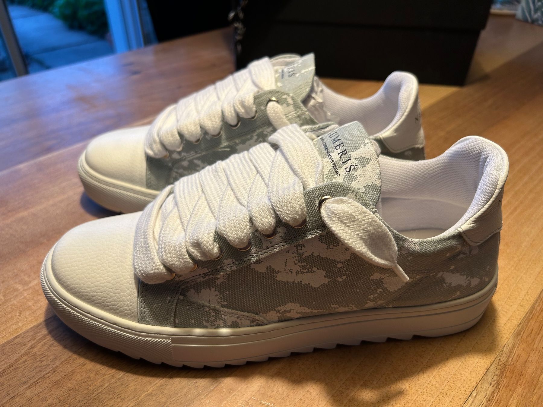 Scarpe da uomo: Numeris Sneaker neu & originalverpackt Grösse 45 – Nuovo e nell'imballaggio originale da Niederrohrdorf venduto da Mirjam3056