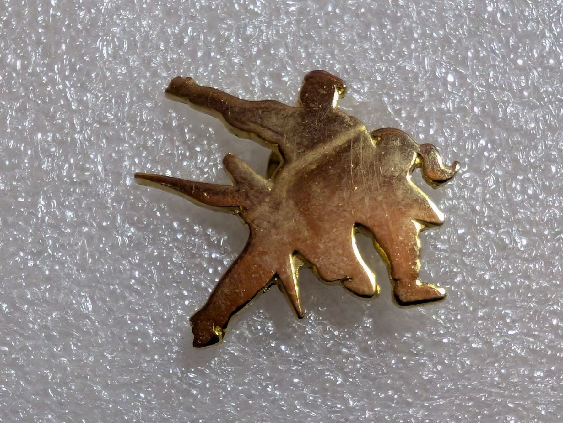 Plaketten & Abzeichen: Ansteckpin 147: Män – Gebraucht aus Oppligen von Pin-Fall-Shop