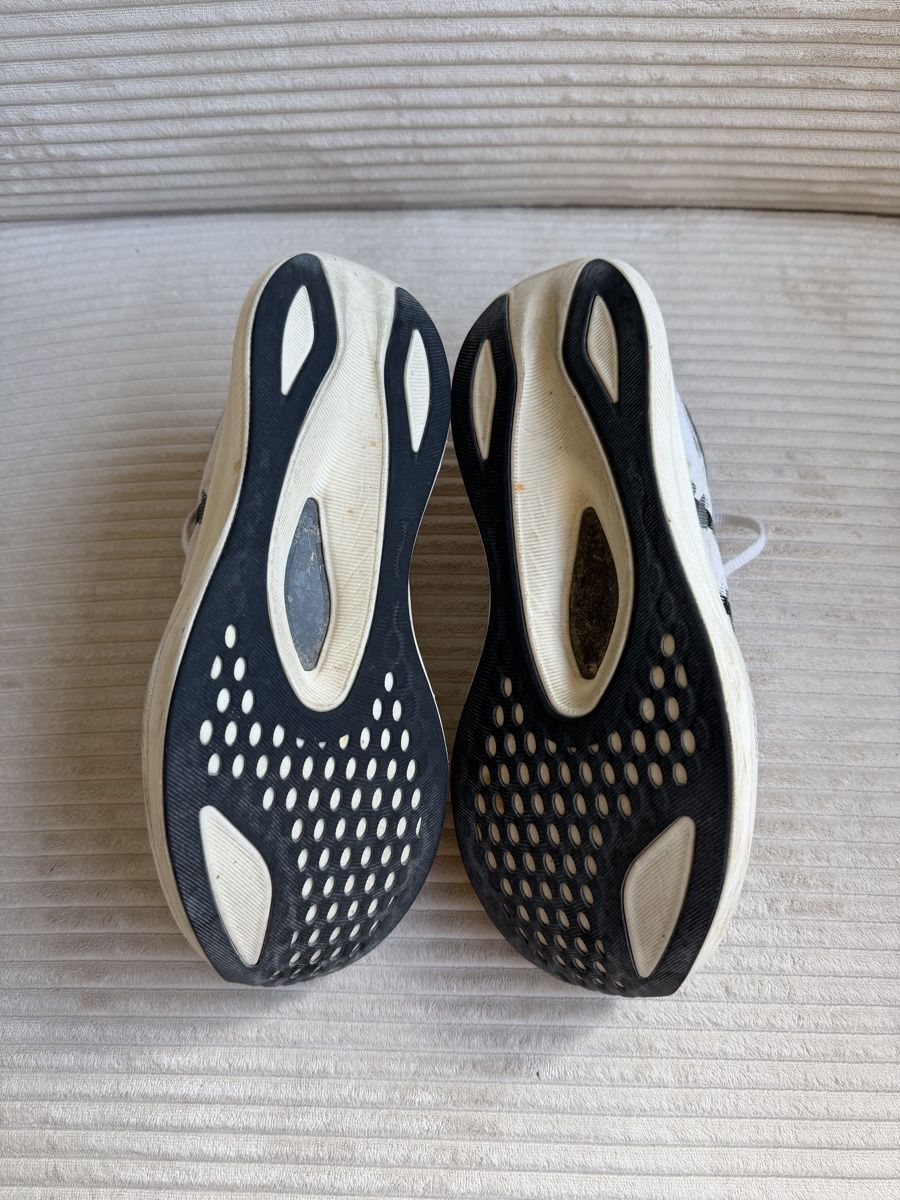 Asics Scarpe da uomo: Asics MagicSpeed 5 - 42 – Usato da Les Acacias venduto da Leotam 4