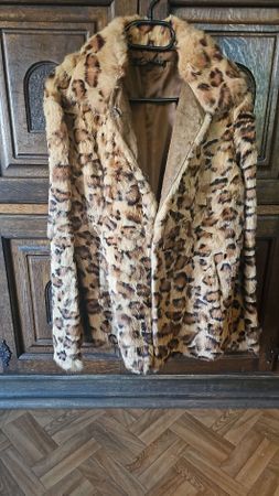 Manteau Lapin véritable  T42" Le Temps d'un Plaisir" neuf!