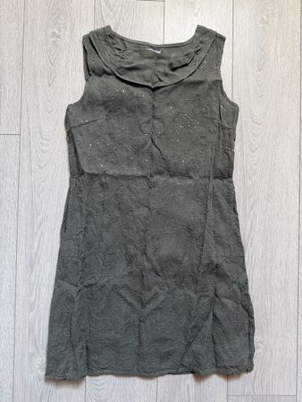 Robe sans manches 