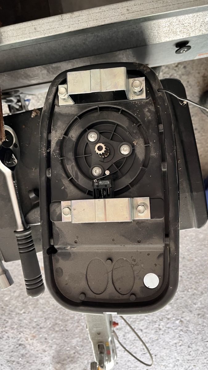 Sonstiges Elektromaterial: Torantrieb Rademacher – Gebraucht aus Gadmen von Gadmer1 2