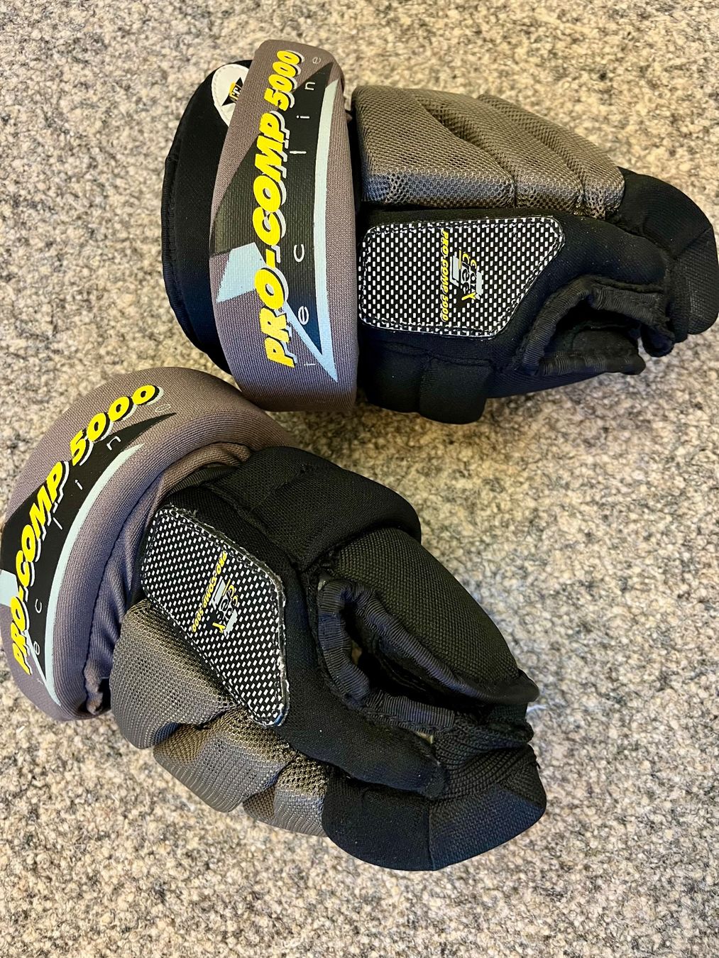 Pattini in linea & Pattini a rotelle: CC Pro Comp 5000 - Streethockey-Handschuhe Gr.7/S NEU!! – Nuovo e nell'imballaggio originale da Adliswil venduto da vette56 2