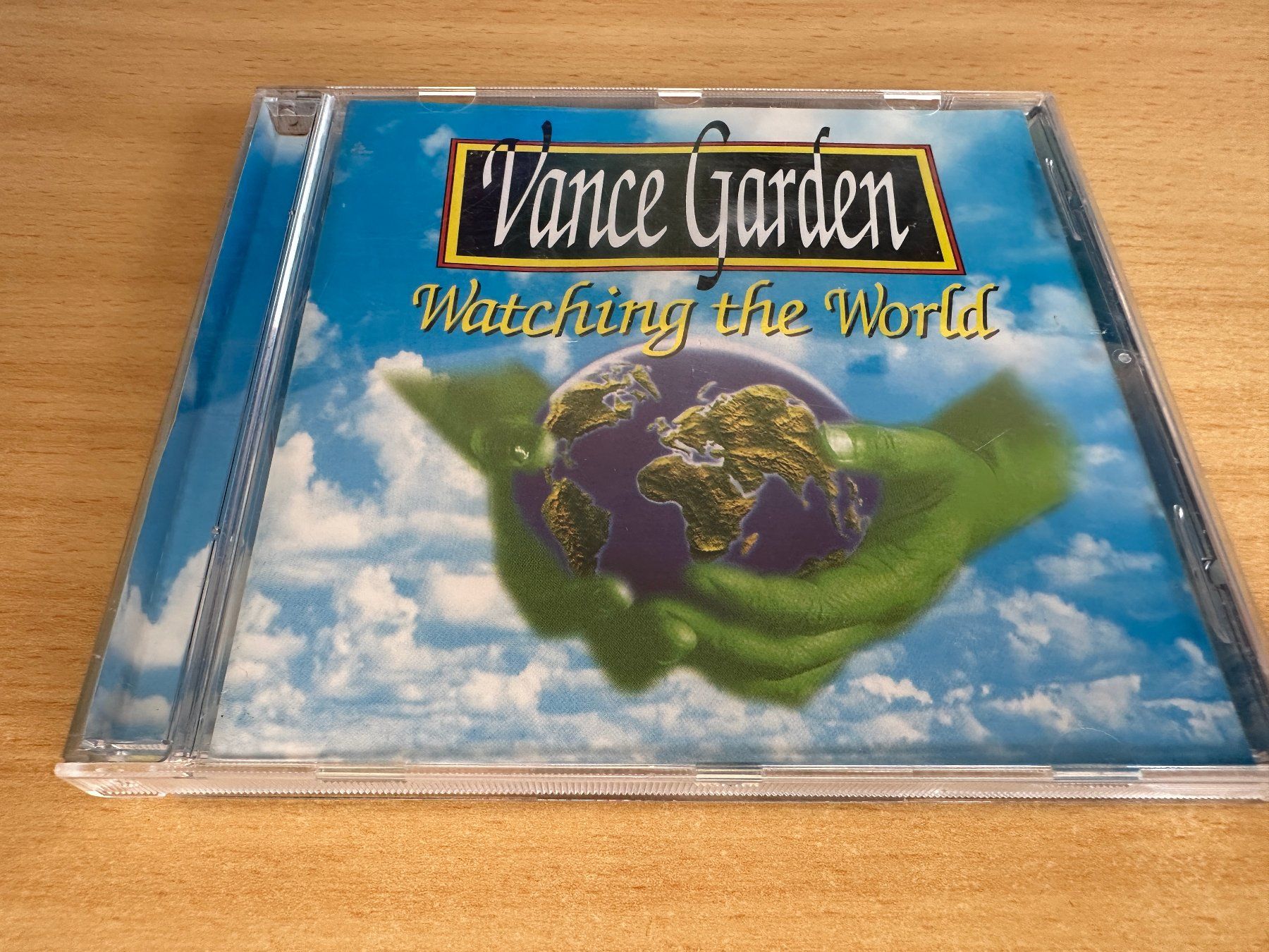 CD: Vance Garden - Watching The World – Usato da Rikon im Tösstal venduto da Alpenmutz