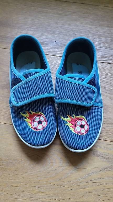 Scarpe per ragazzi: Hausschuhe Gr. 30 – Usato da Langendorf venduto da RE17