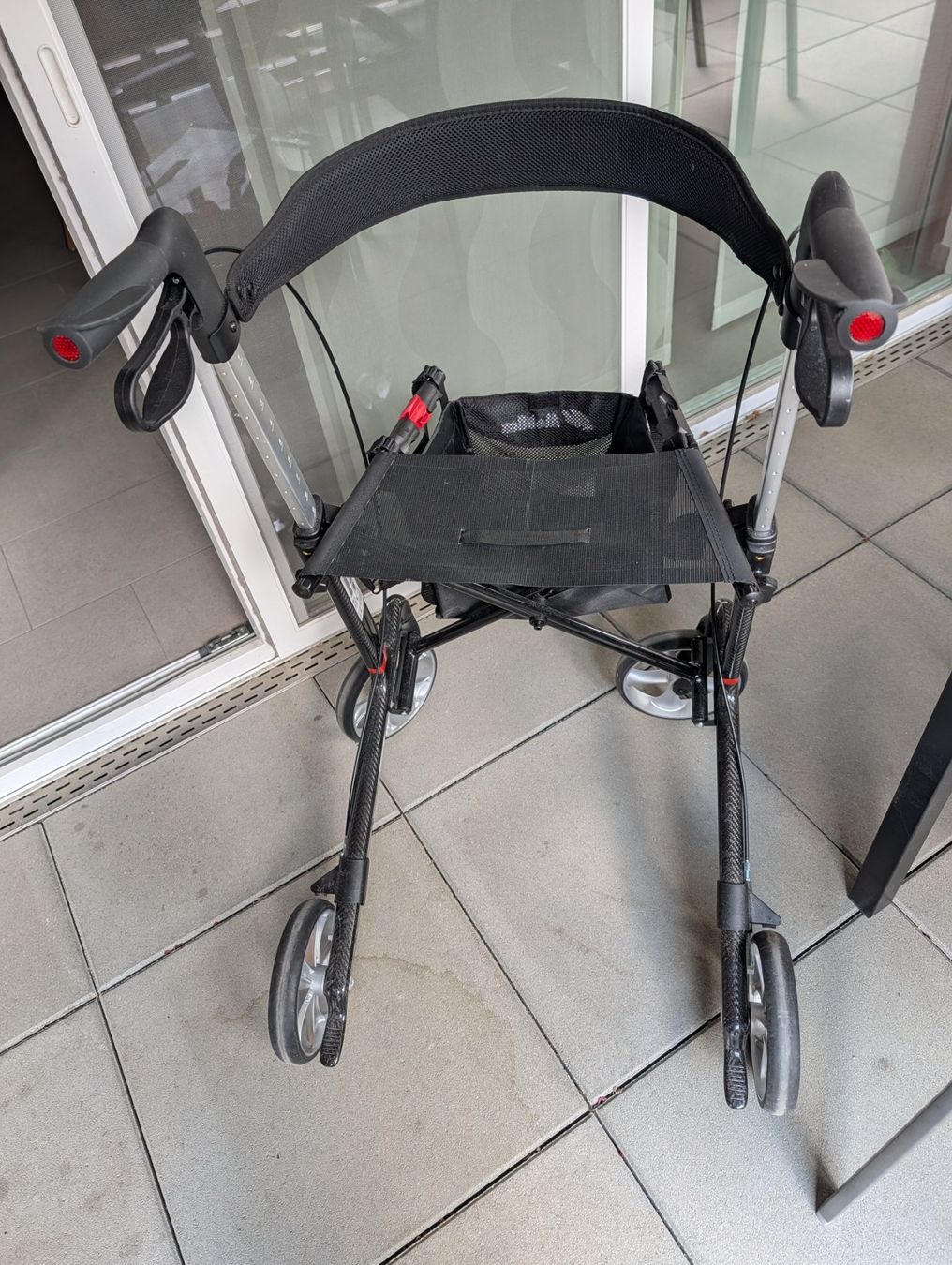 Gehhilfen: Gepard Carbon Rollator, sehr leicht und stabil – Gebraucht aus Niederönz von kar_p8kj 1