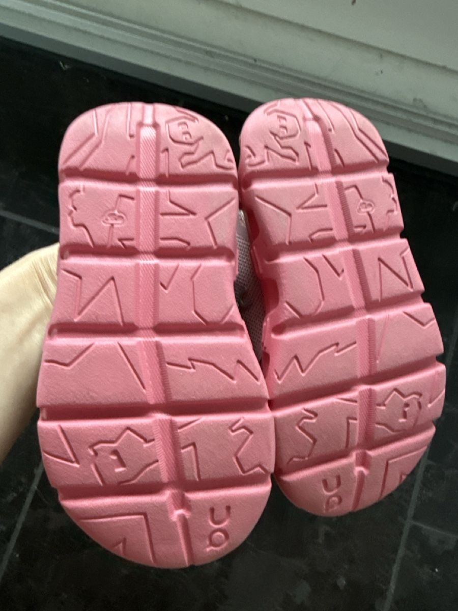 Schuhe für Mädchen: On Cloud Dash Kinder pink Grösse 24 – Neu (gemäss Beschreibung) aus Rüschlikon von adr_nfc2 2