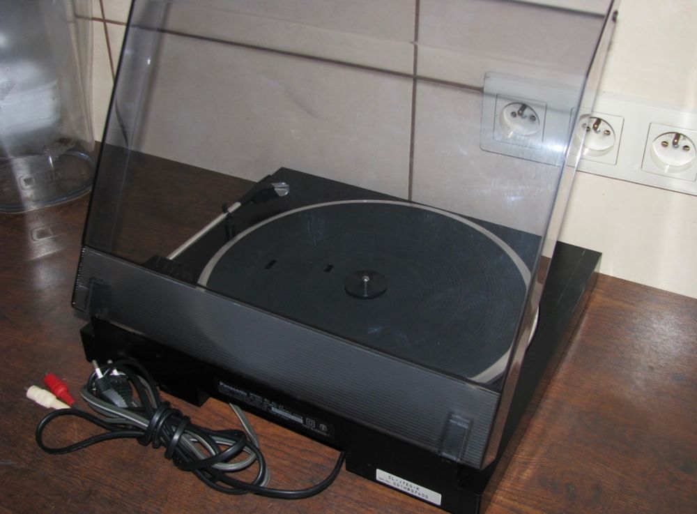 Technics - Sl-J110R - ST-X402L - SU-X102 - SH-E51 - SL-PJ28A - RS-X102