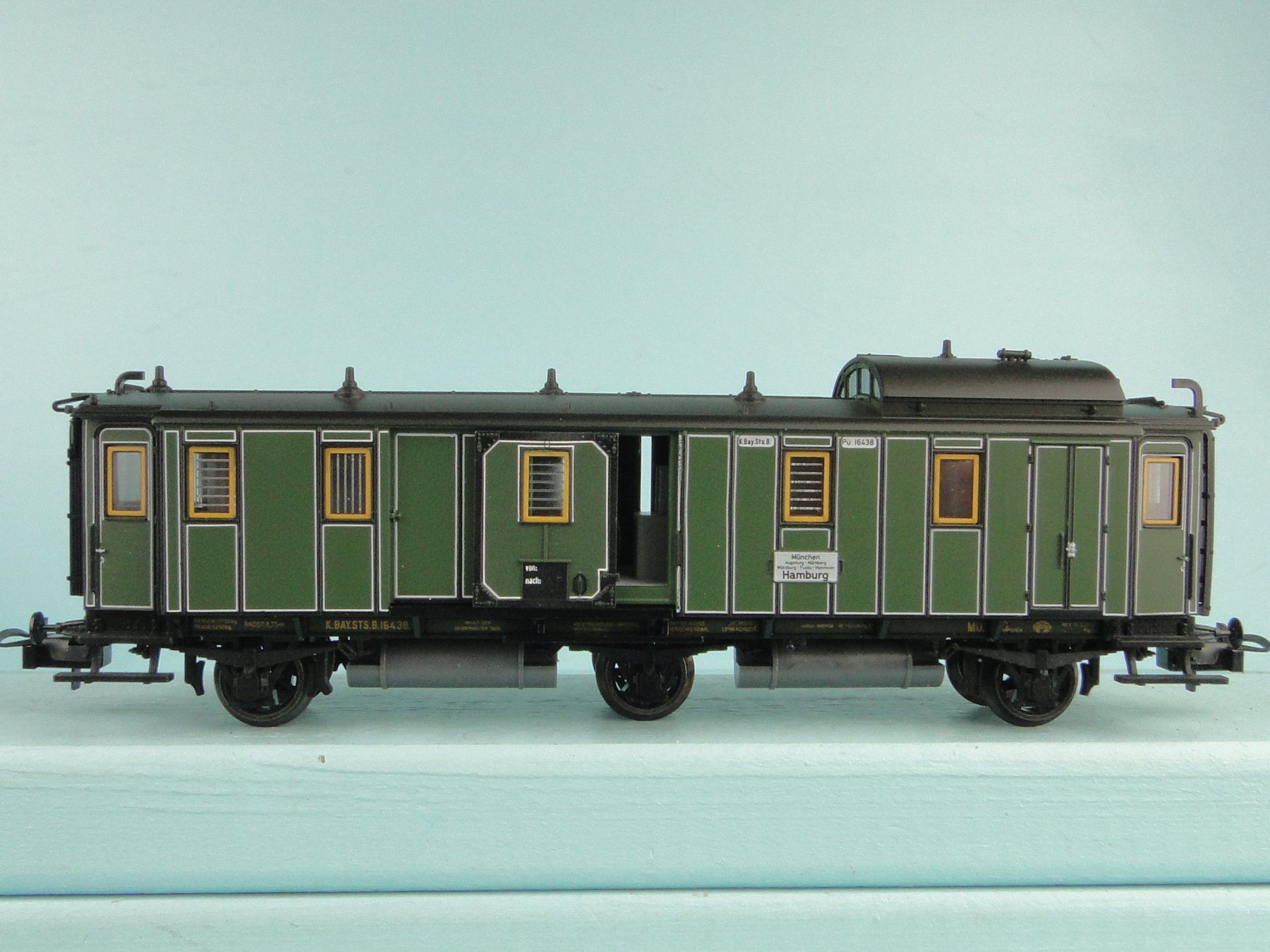 Trix Trains électriques: TRIX 3737 Oldtimer Gepäckwagen, NEU – D'occasion à Bülach par cann11 1