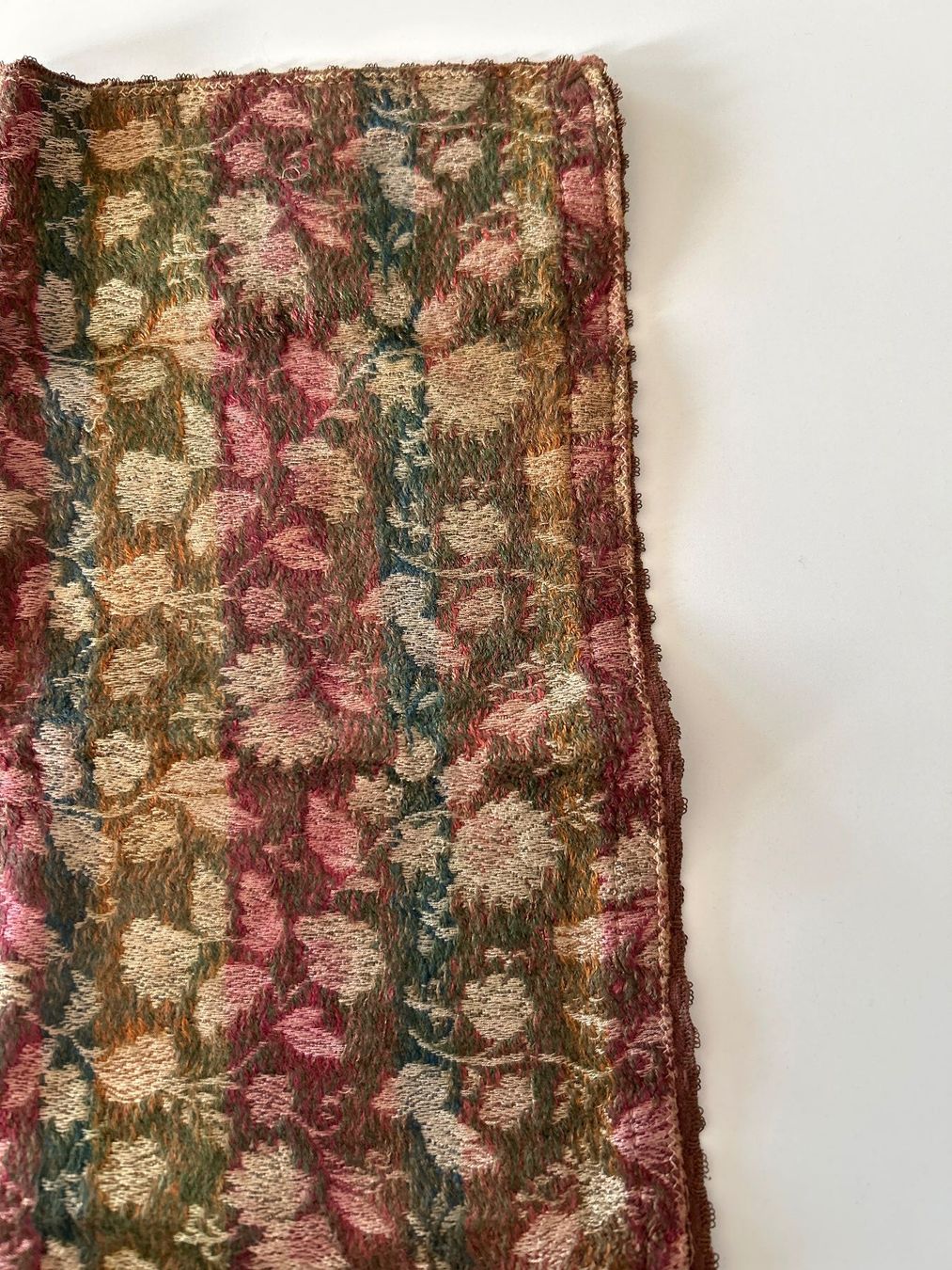 Altra biancheria da tavola: Deckchen mehrfarbig mit Blumenmuster gestickt – Usato da Brunnen venduto da Nala2929 2
