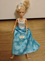 elegante Barbie mit Ballkleid