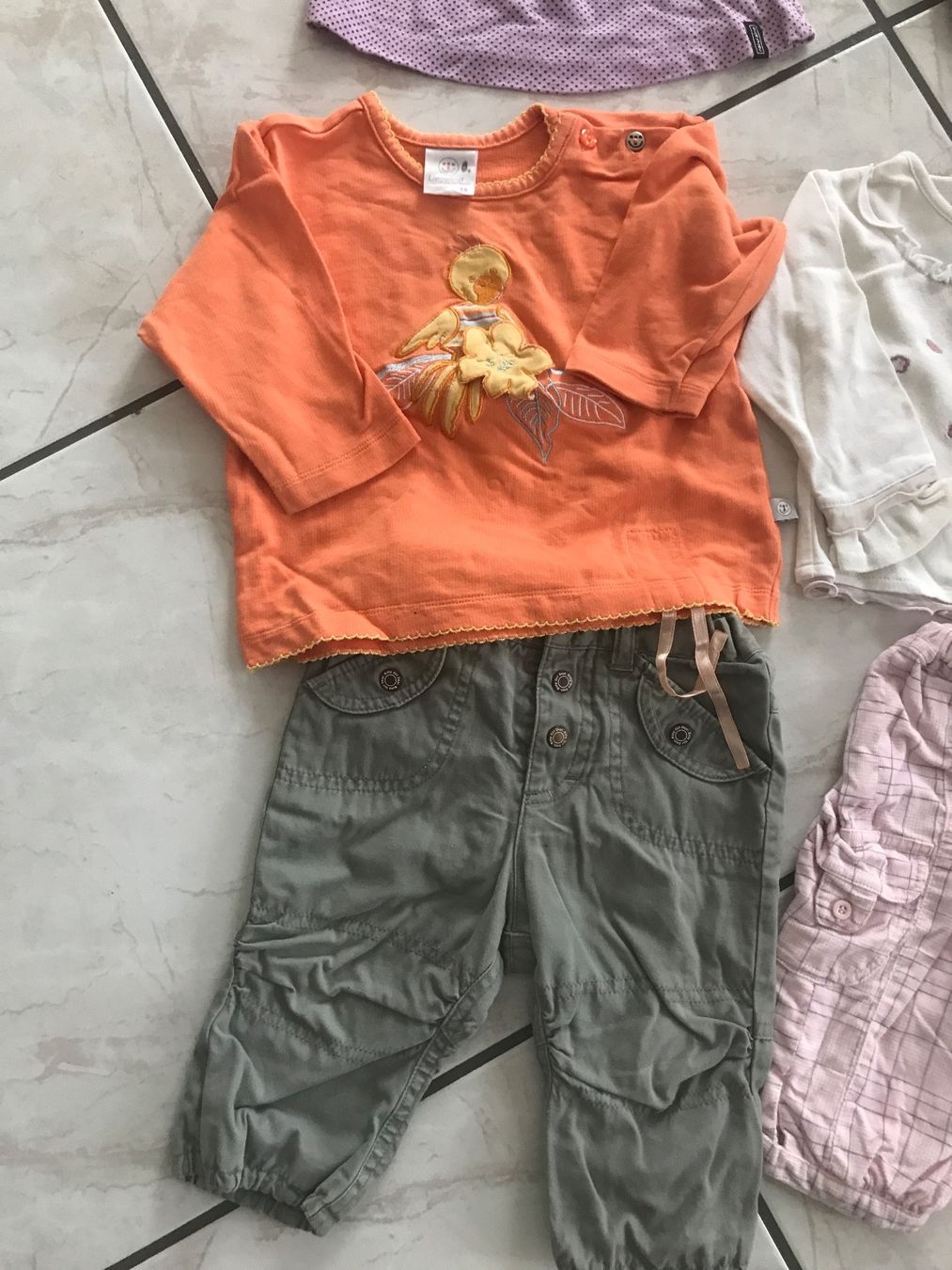 Lotti & Set di vestiti: Kleiderset 7 Teile Grösse 68 – Usato da St.Pantaleon venduto da frodobi 4