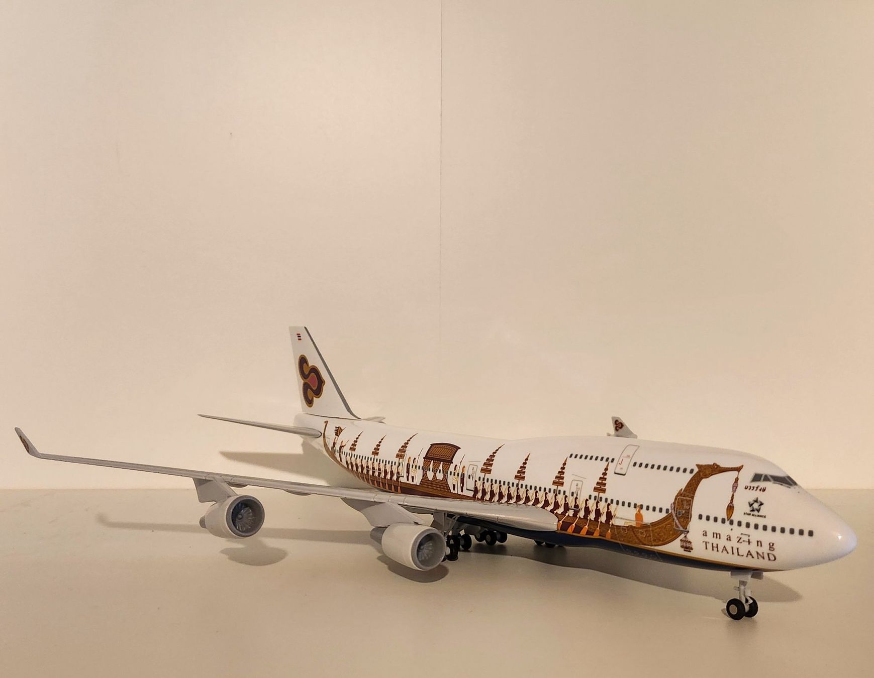 Kit di modellismo & Modellini statici: Skymarks 1/200 Thai Airways Boeing 747-400 – Nuovo (secondo la descrizione) da Wittenwil venduto da ced_q8j7 2