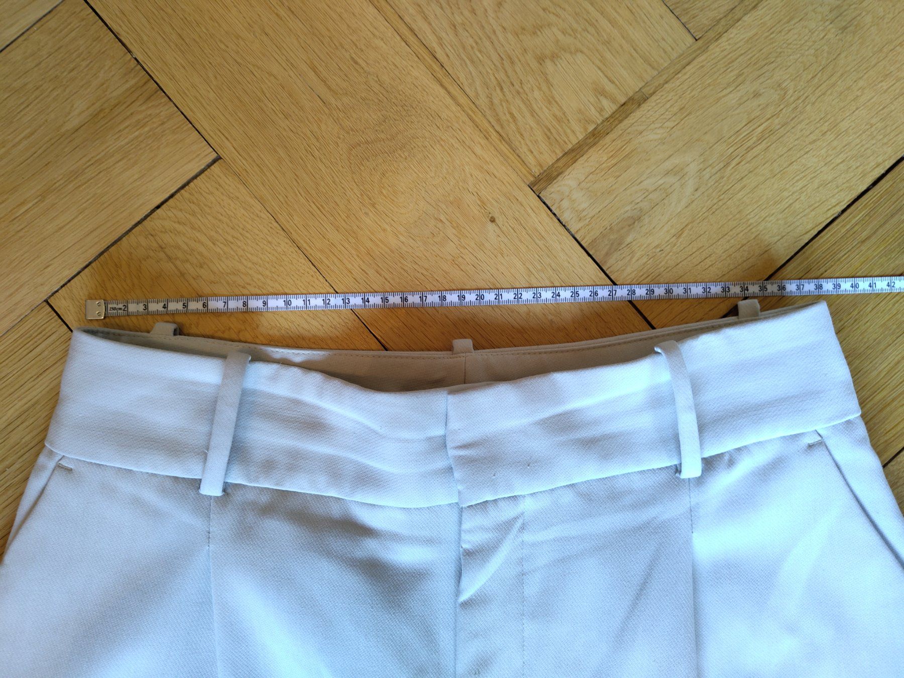 Zara Pantaloni: Stoffhose – Usato da Bern venduto da Linii 1